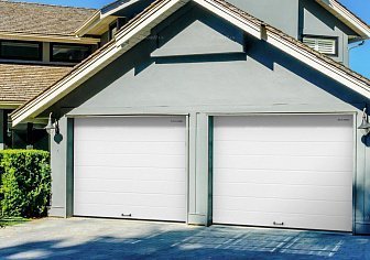 Секционные гаражные ворота Doorhan серия rsd01 biw (2700х2500)